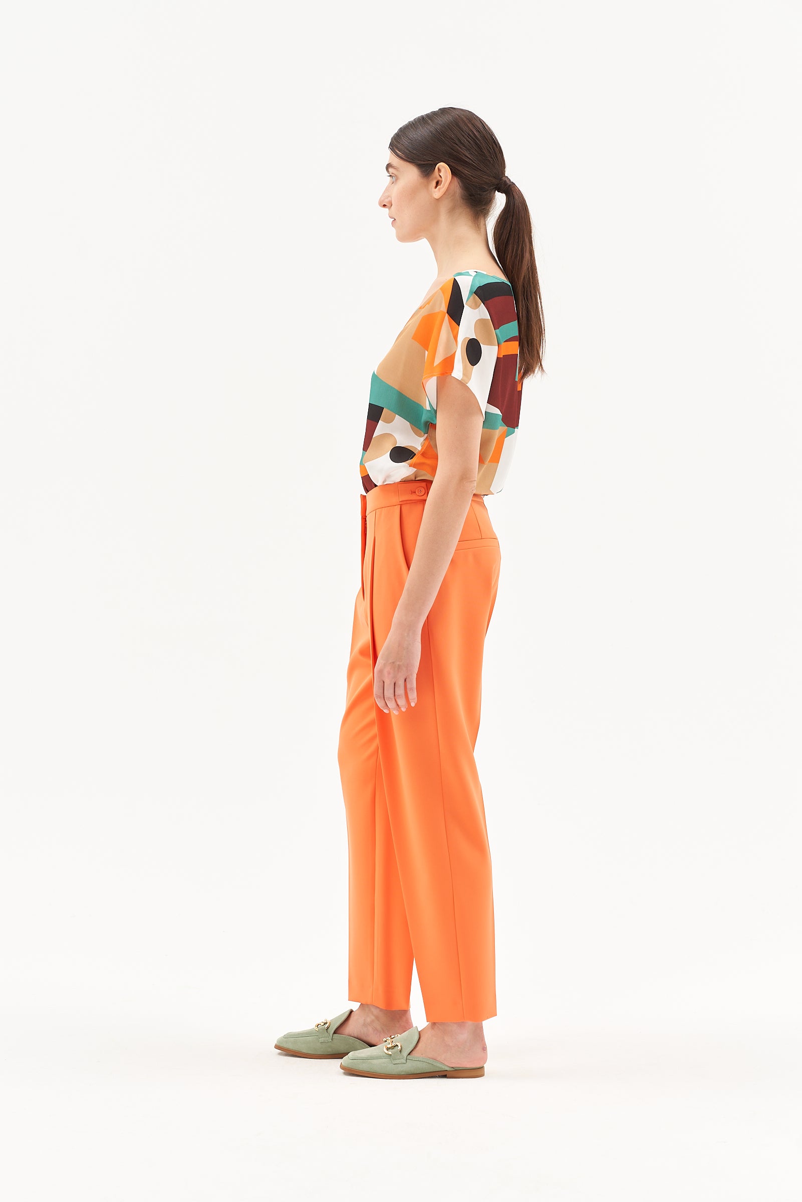 PLEAT FRONT TAPERED TROUSERS ORANGE