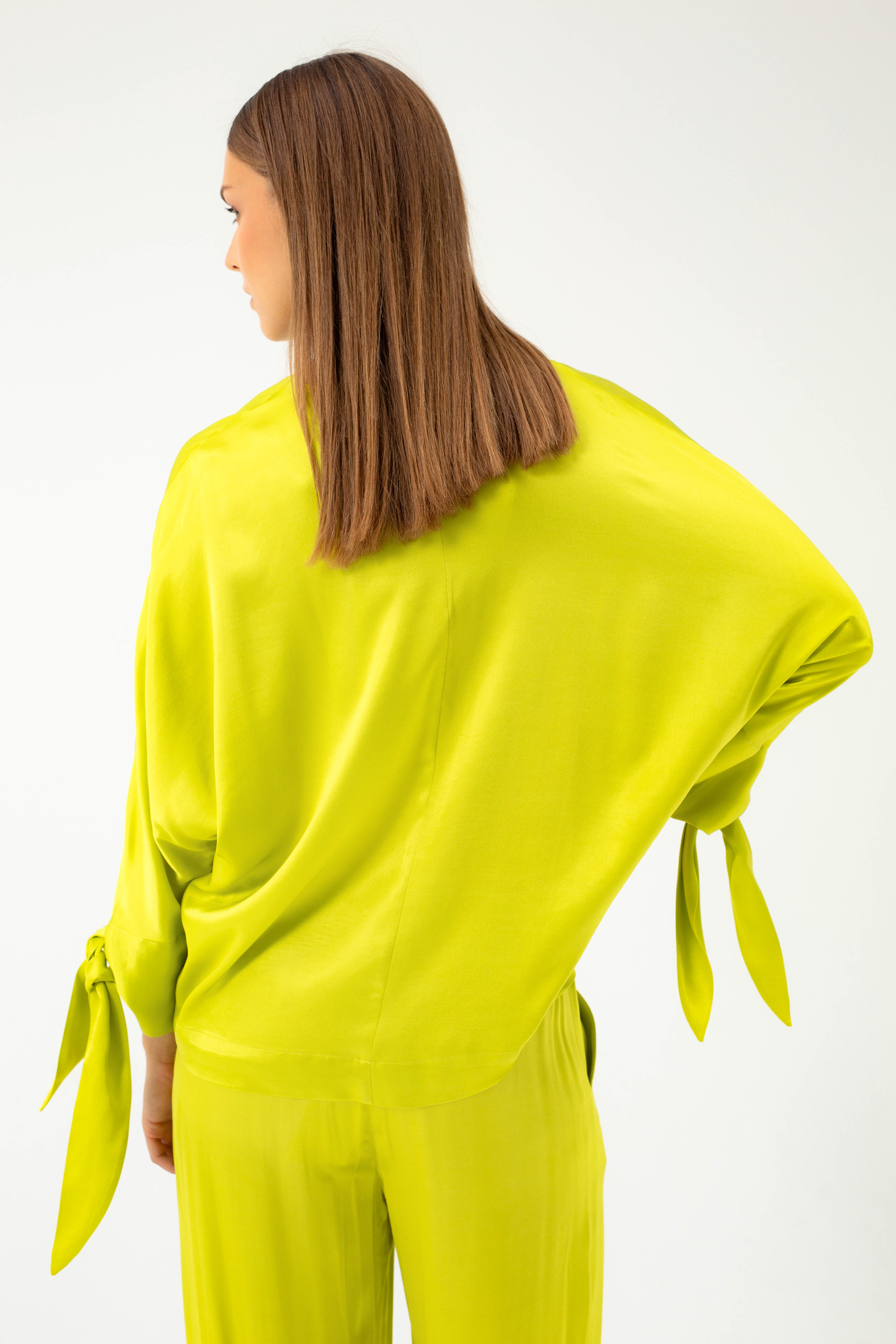 LIME BLOUSE WITH TIE CUFFS SLEEVES
