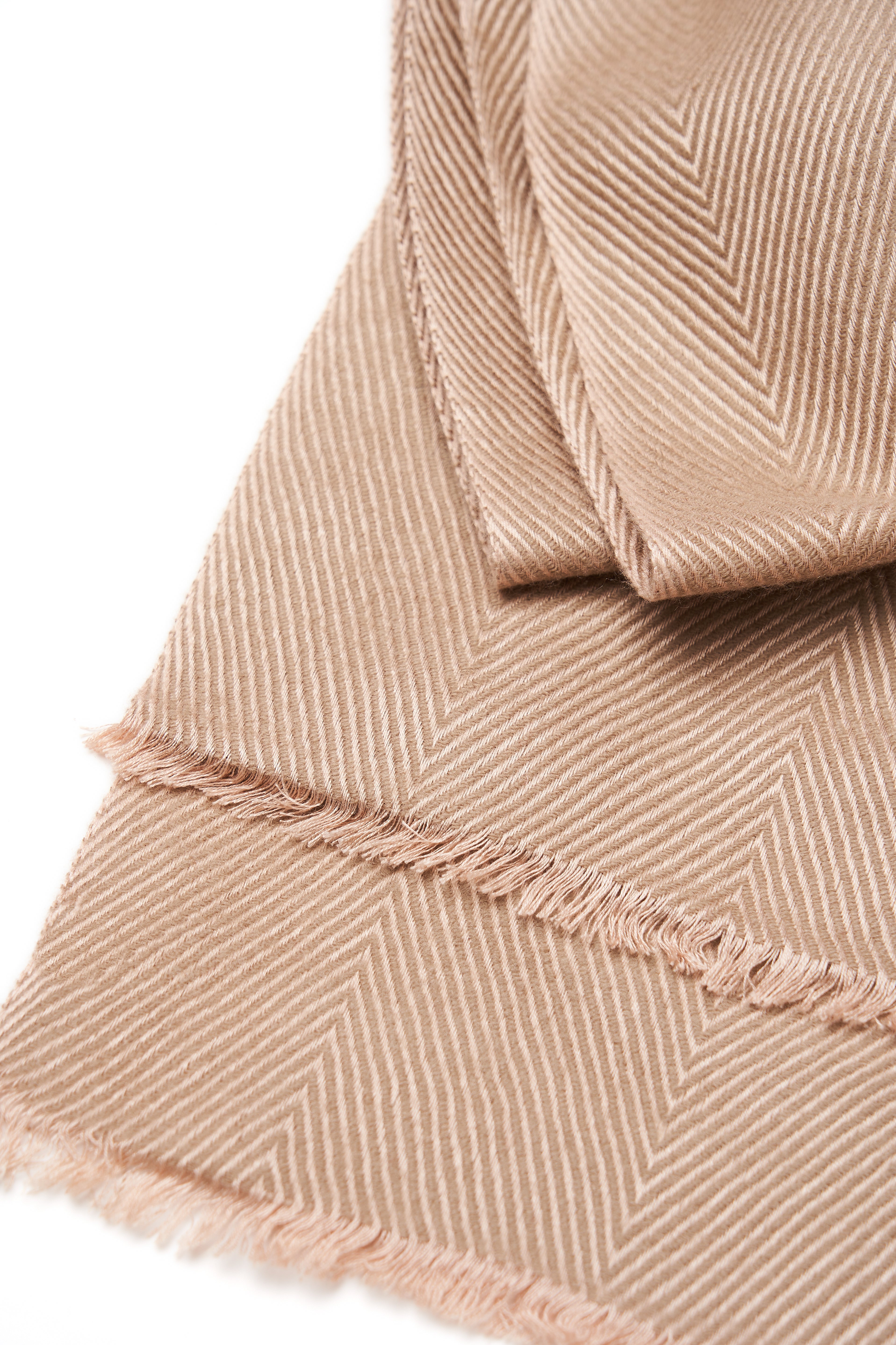 TEXTURED FABRIC CAMEL SCARF