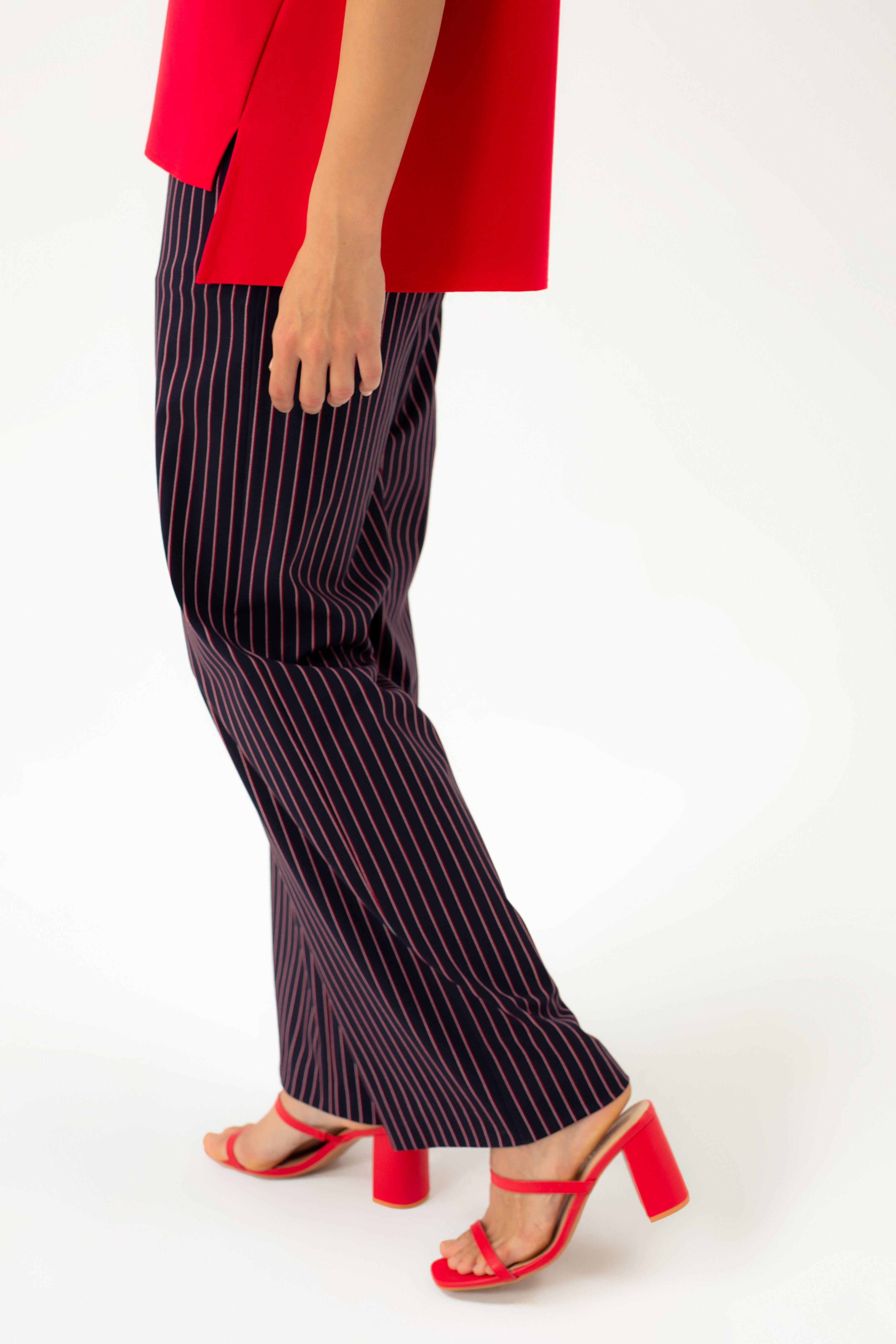 STRAIGTH NAVY TROUSERS WITH RED STRIPES