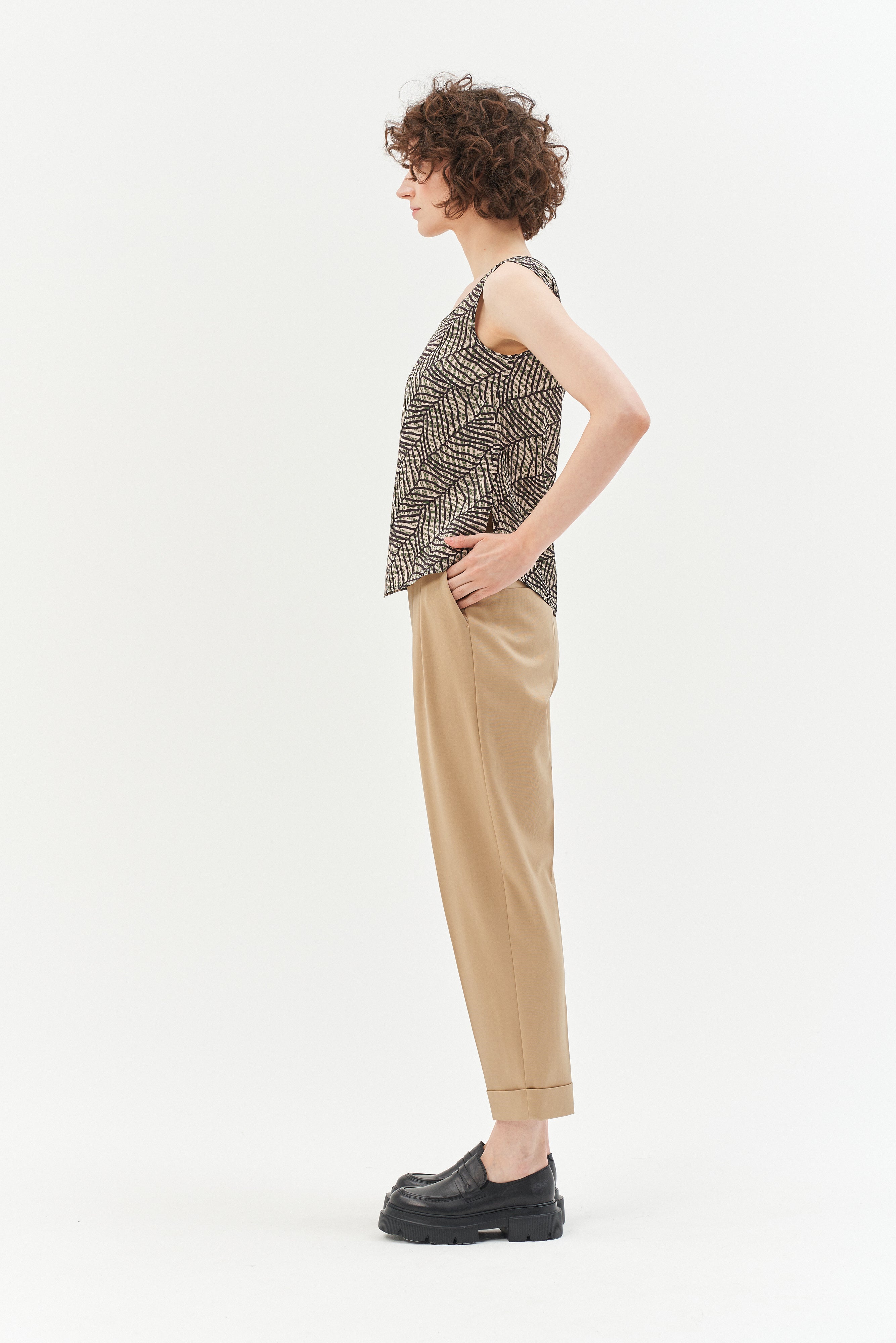 PLEAT FRONT TAPERED VIRGIN WOOL TROUSERS CORN