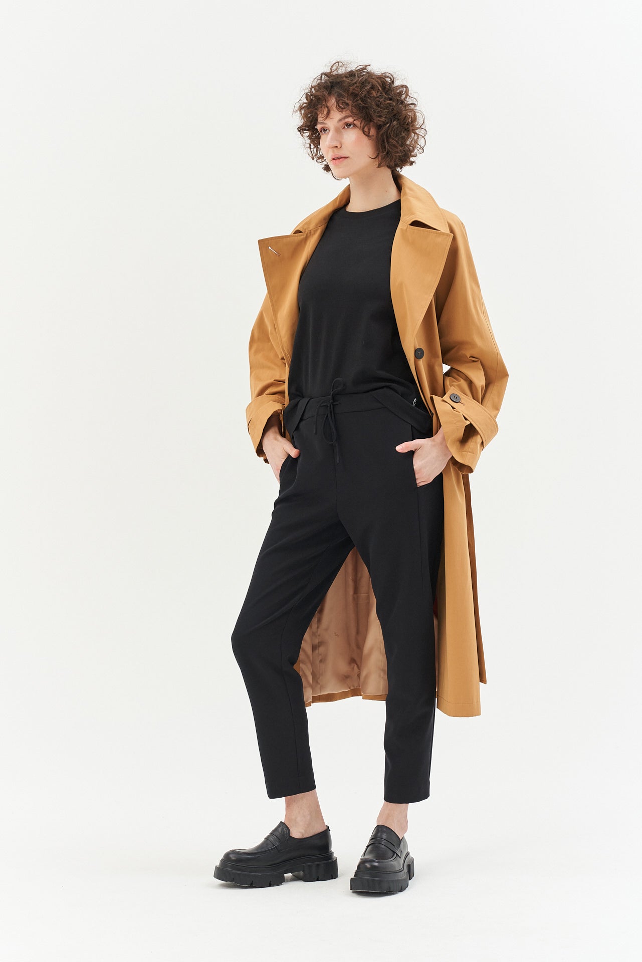 BELTED TRENCH COAT IN CAMEL