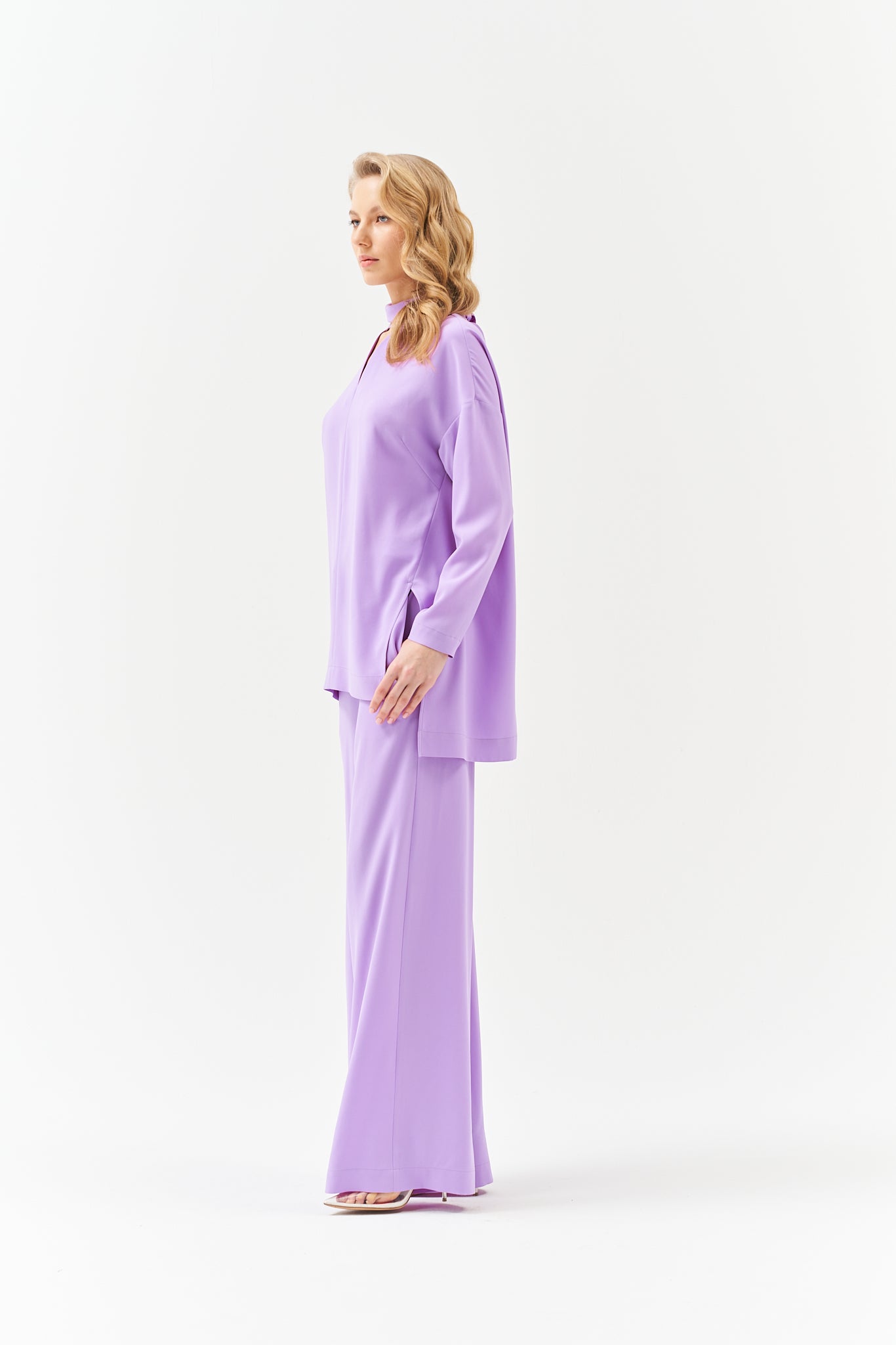 TIE NECK LONG SLEEVE BLOUSE IN LILAC