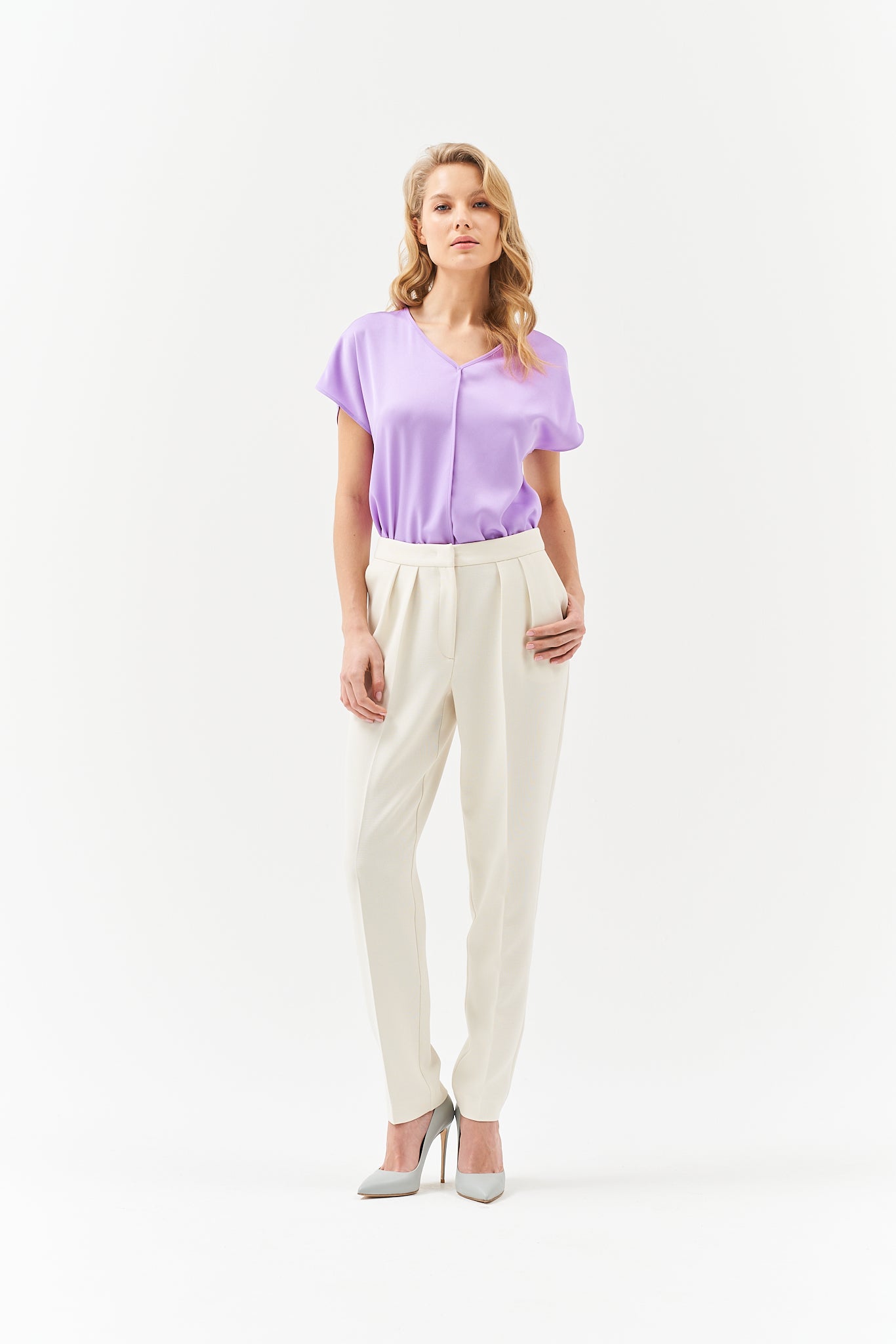 PLEAT FRONT TAPERED TROUSERS IN MILK