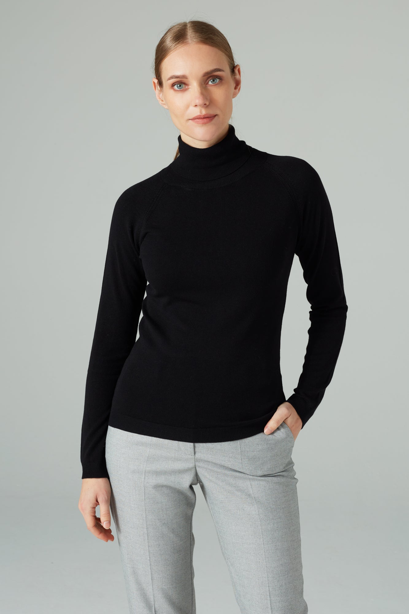 BLACK FITTED ROLL NECK JUMPER