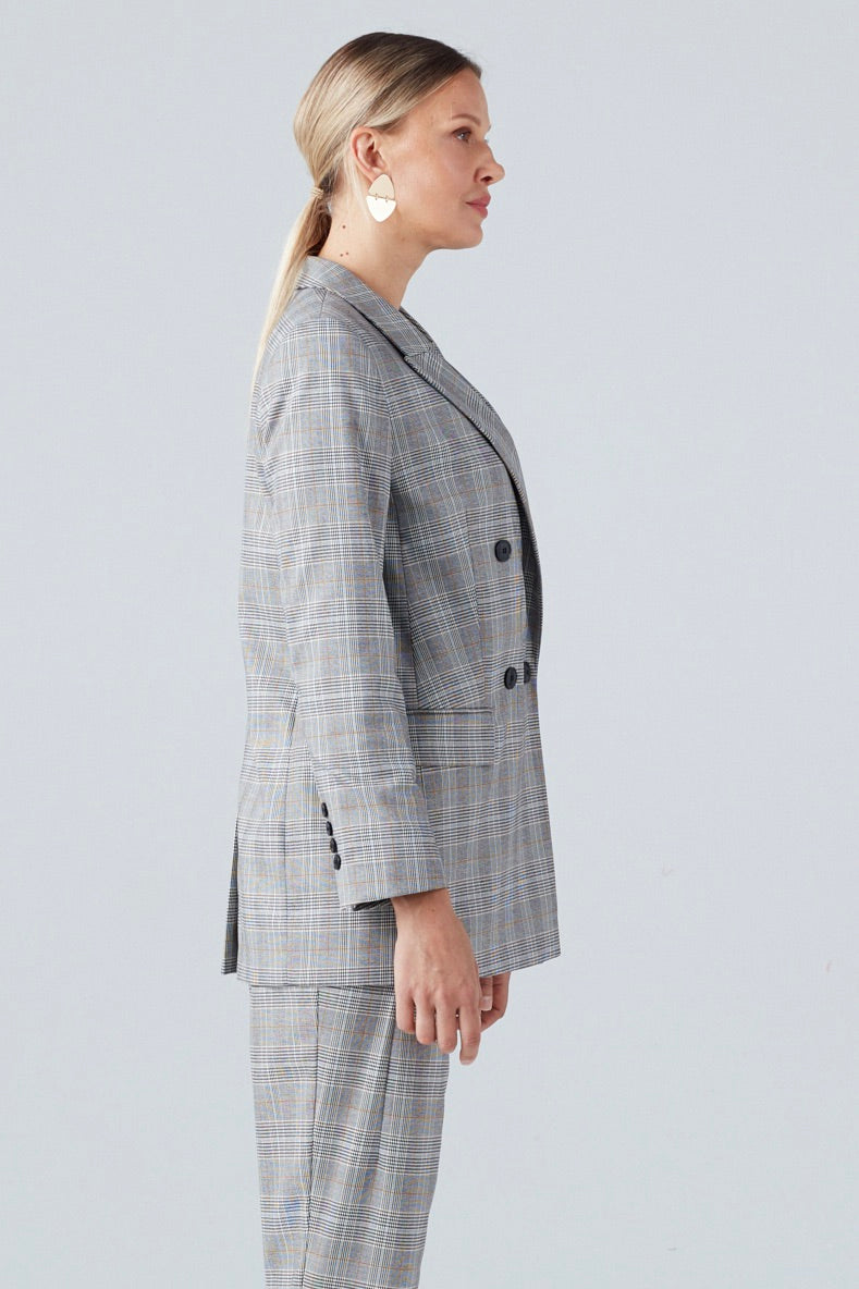 DOUBLE-BREASTED BLAZER IN CHECK