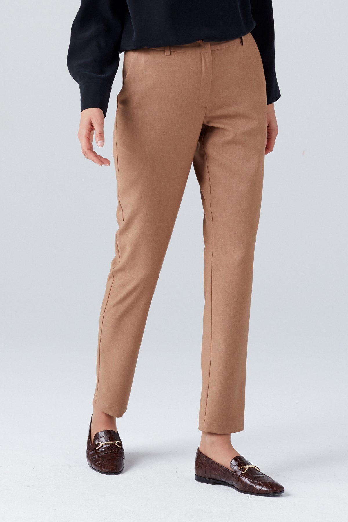SLIM STRAIGHT TROUSERS CAMEL