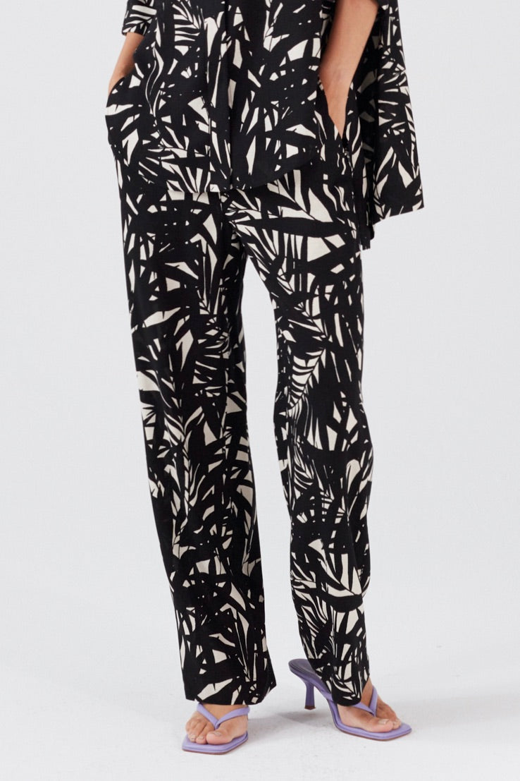 VISCOSE RICH PRINTED TROUSERS