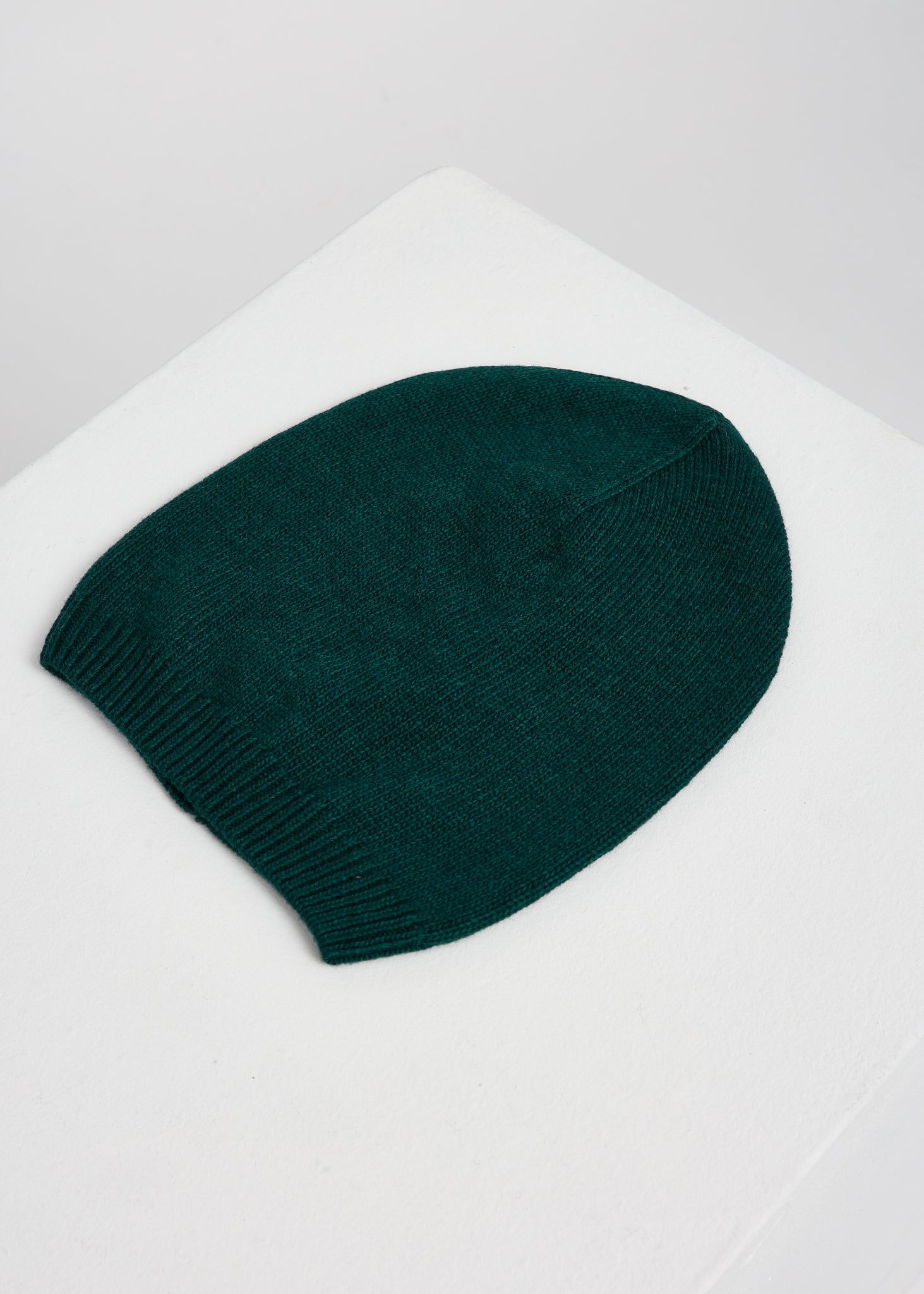 KNITTED HAT GREEN