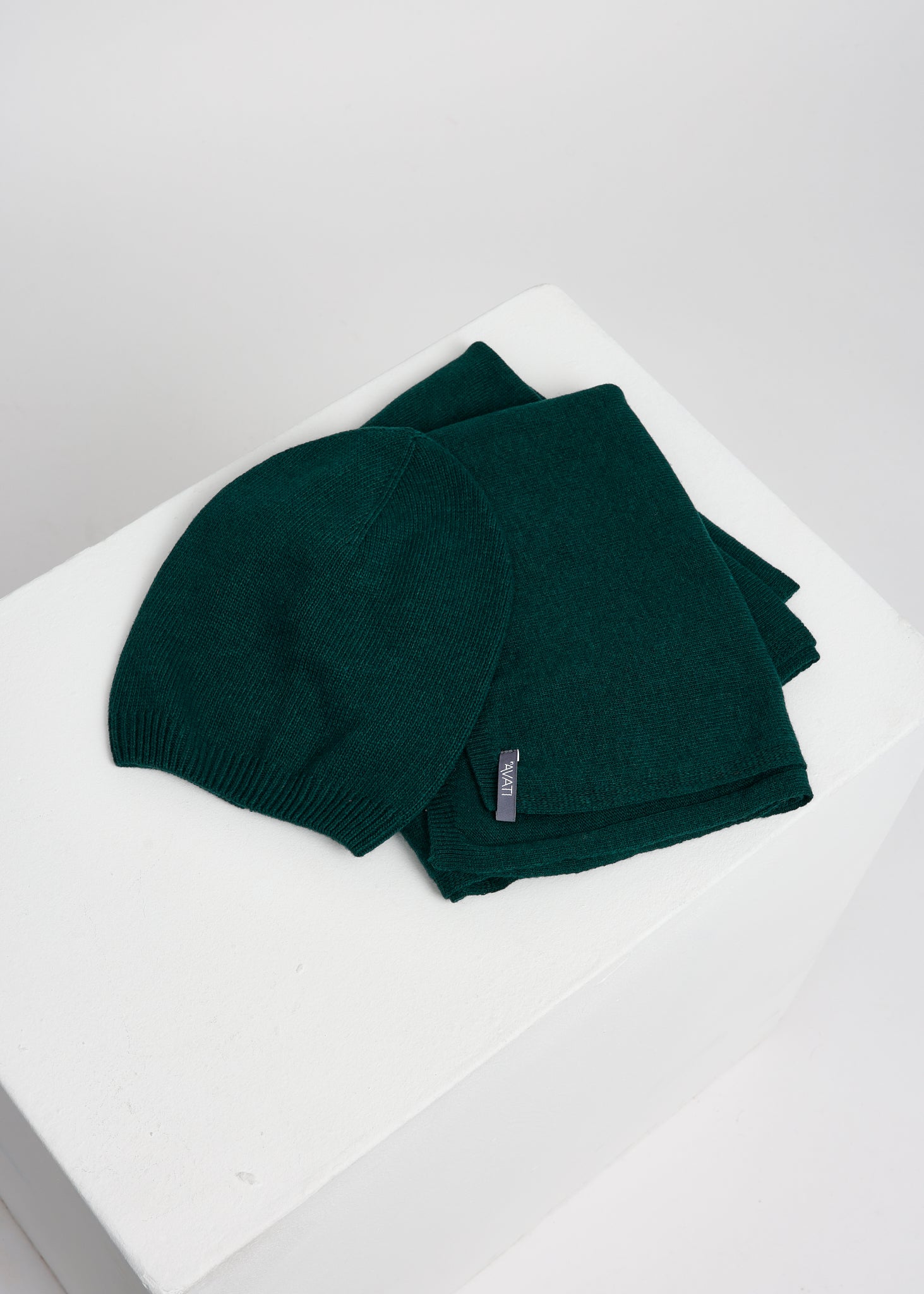 KNITTED HAT GREEN